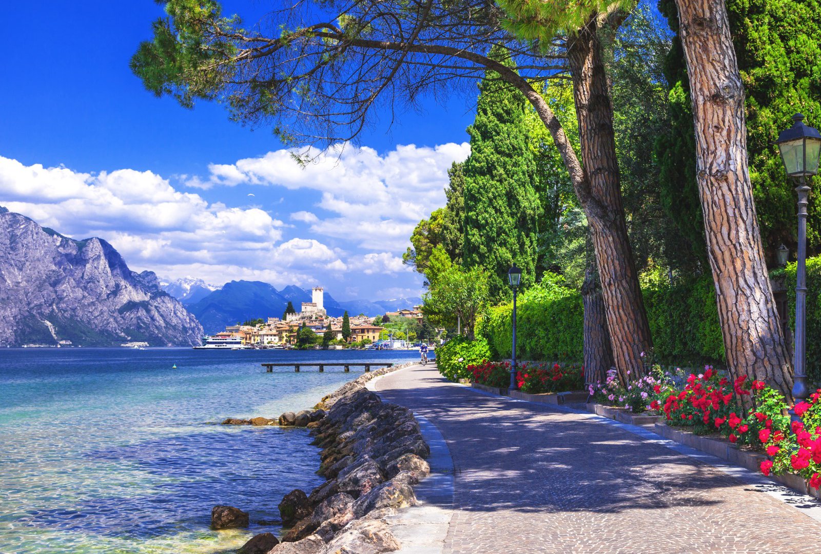 adobestock-80092003-malcesine-tg